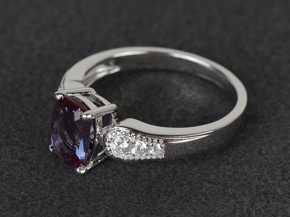 Vintage Style Alexandrite Milgrain Ring - Image 2