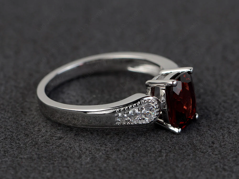 Vintage Style Garnet Milgrain Ring - Image 2