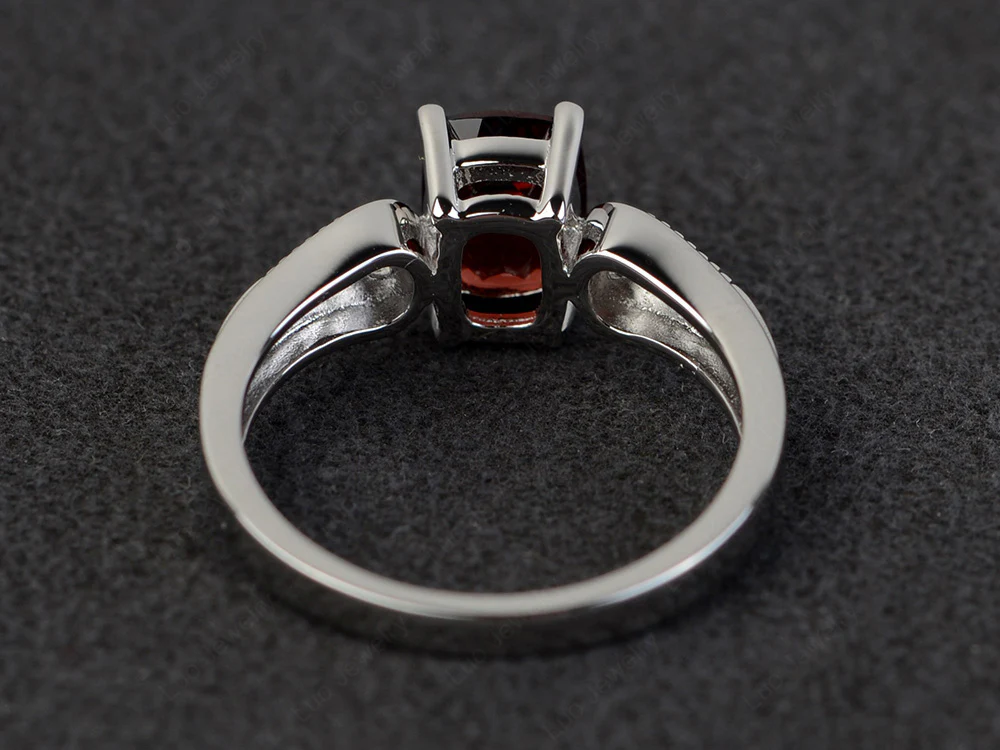 Vintage Style Garnet Milgrain Ring - Image 3