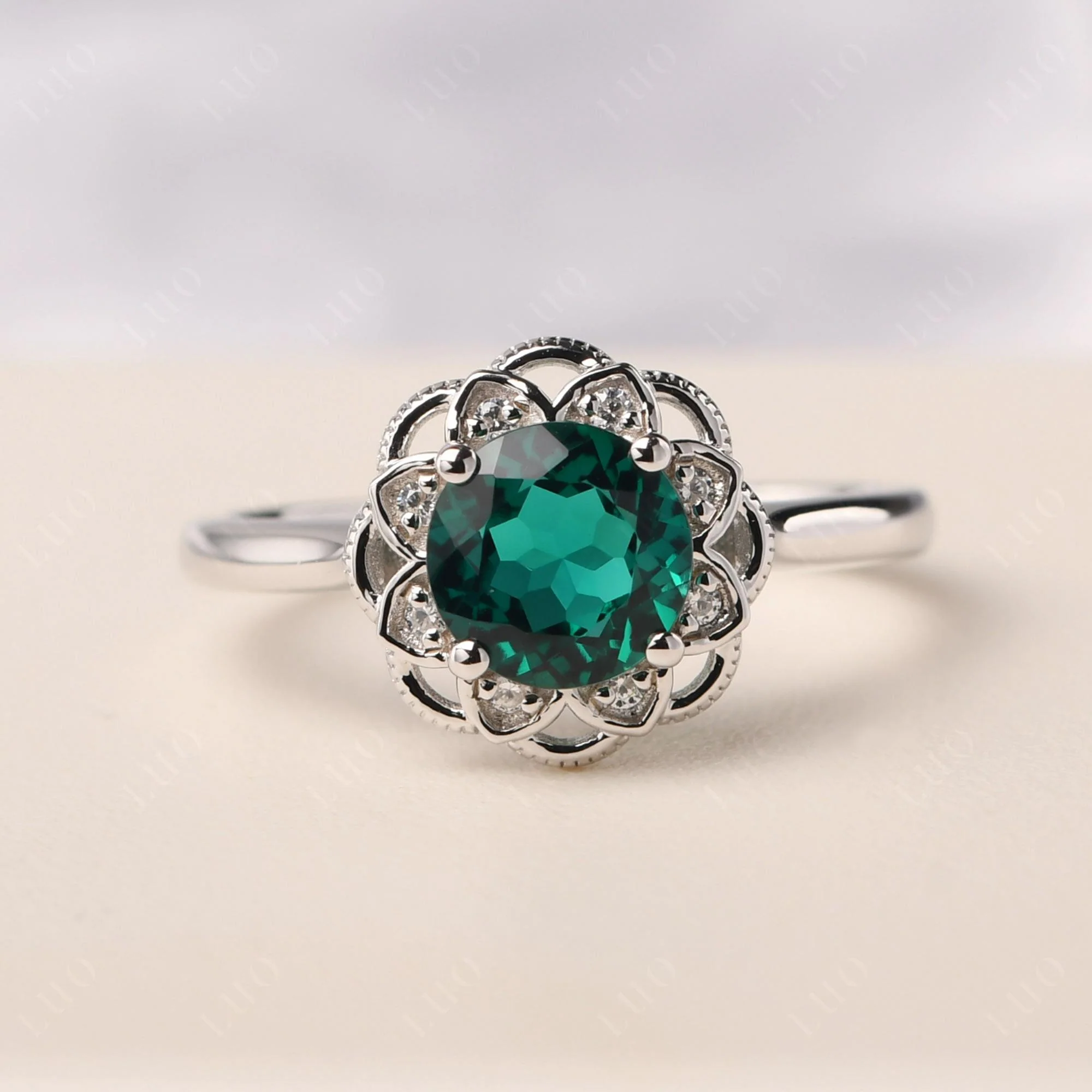 Round Cut Emerald Filigree Ring - Image 10