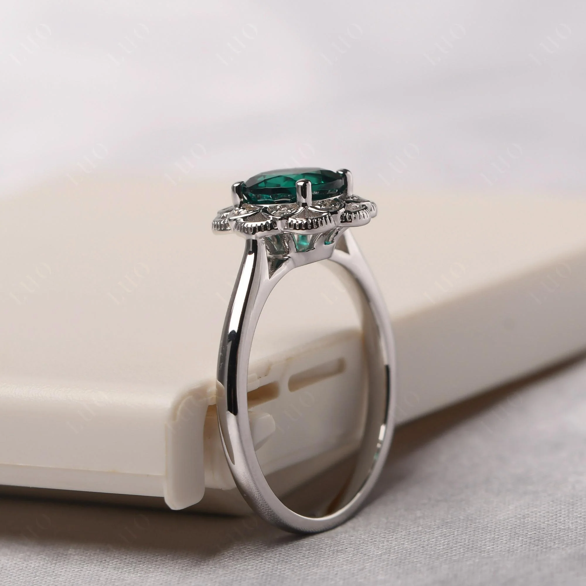 Round Cut Emerald Filigree Ring - Image 13