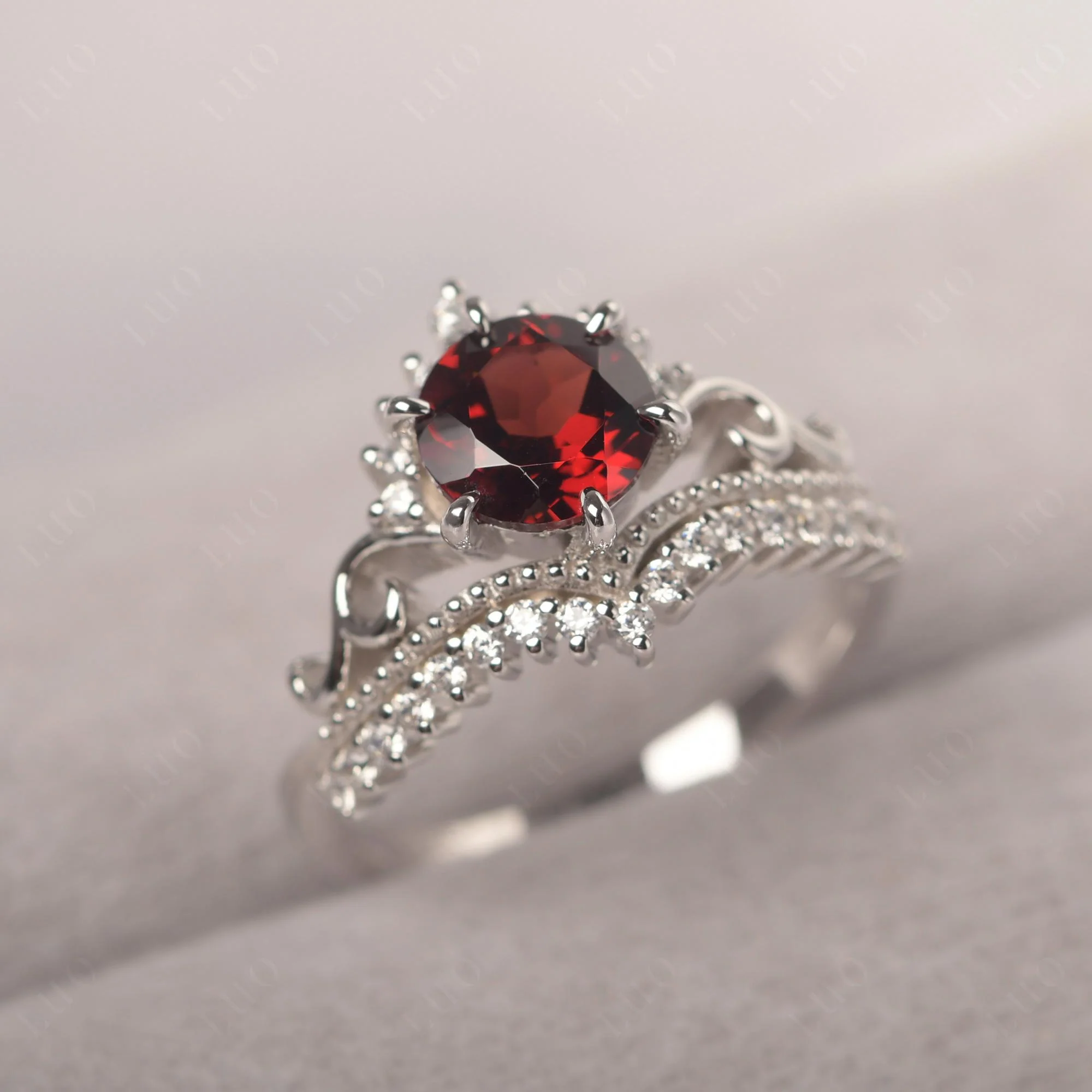 Vintage Garnet Cocktail Ring - Image 10