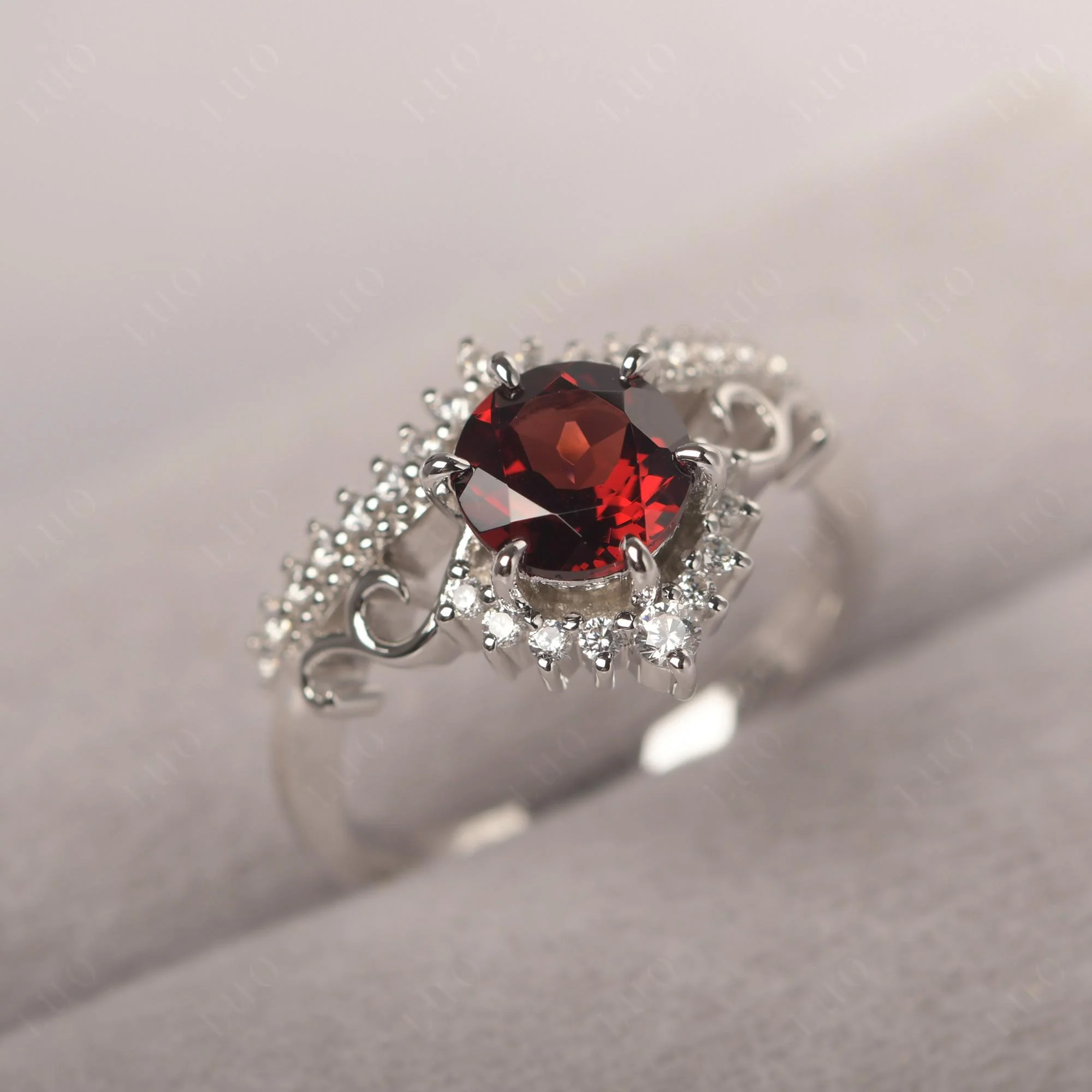 Vintage Garnet Cocktail Ring - Image 11