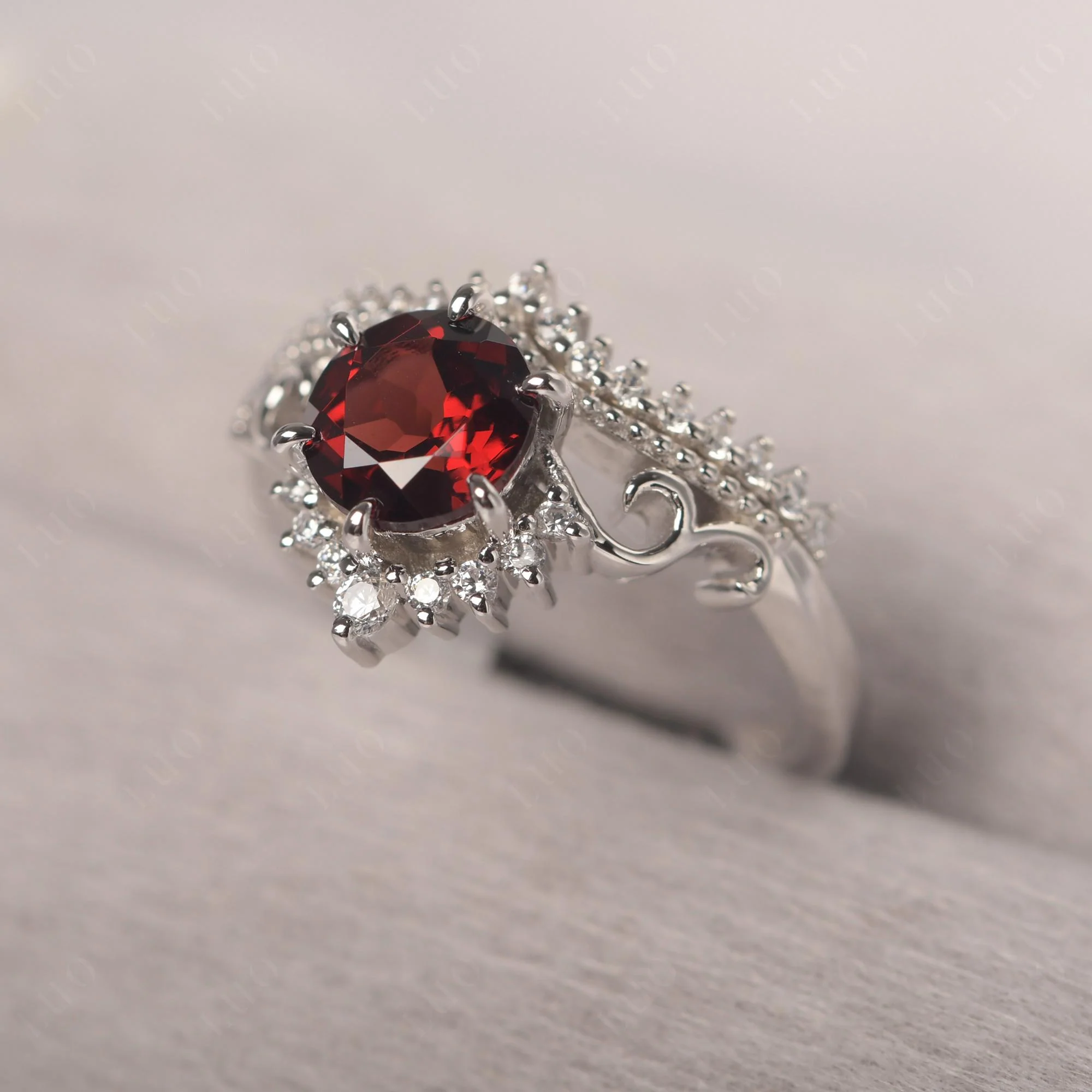 Vintage Garnet Cocktail Ring - Image 12