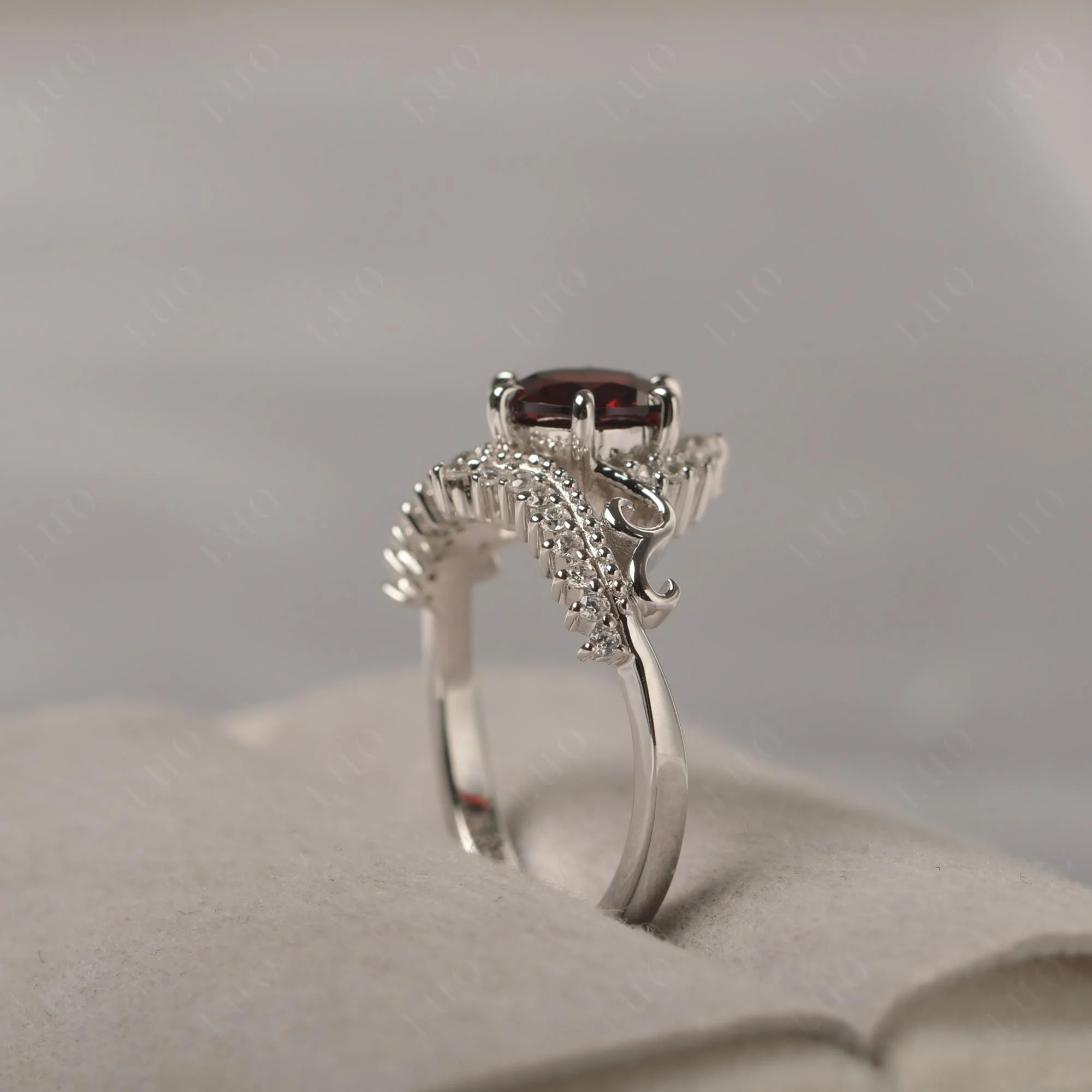 Vintage Garnet Cocktail Ring - Image 14