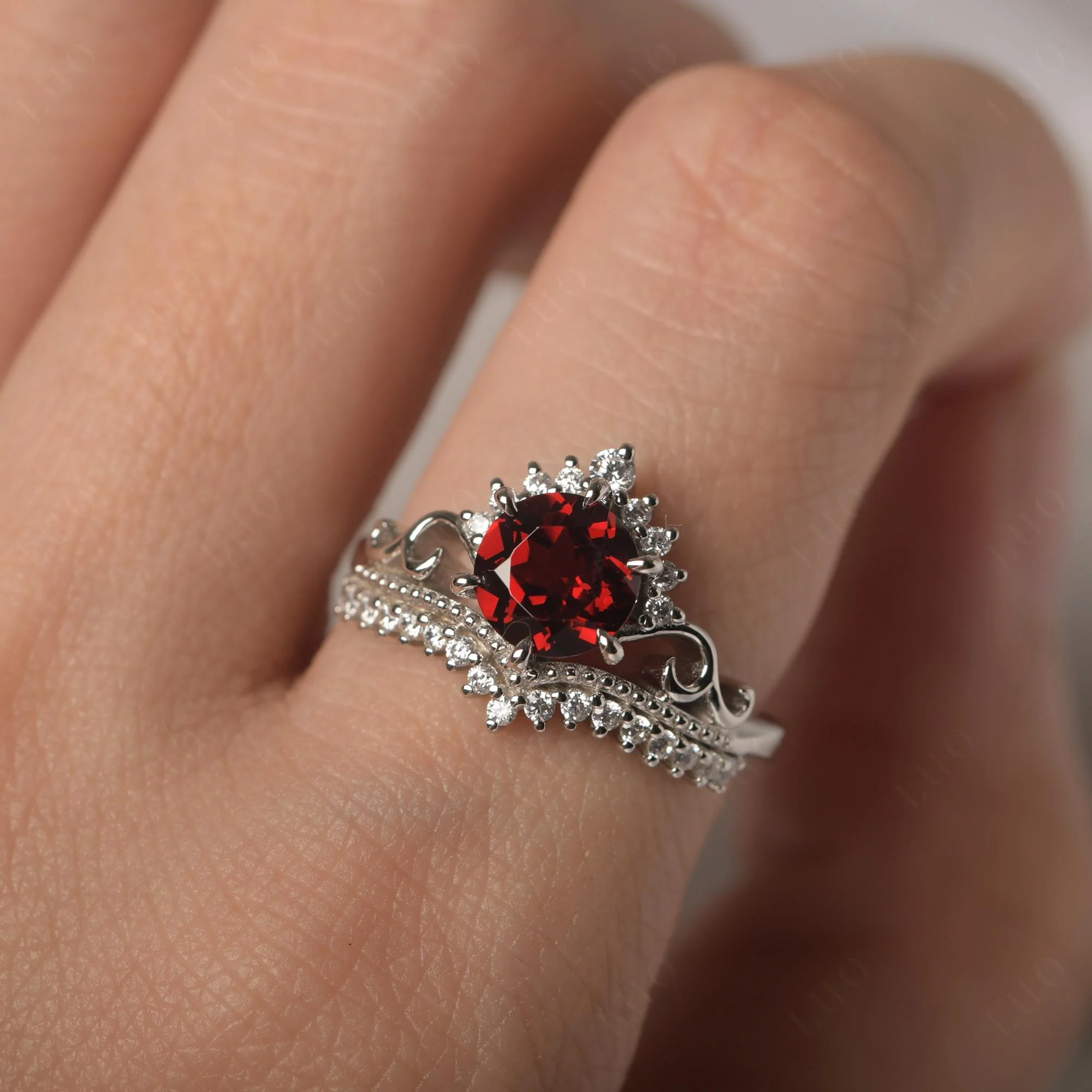Vintage Garnet Cocktail Ring - Image 15