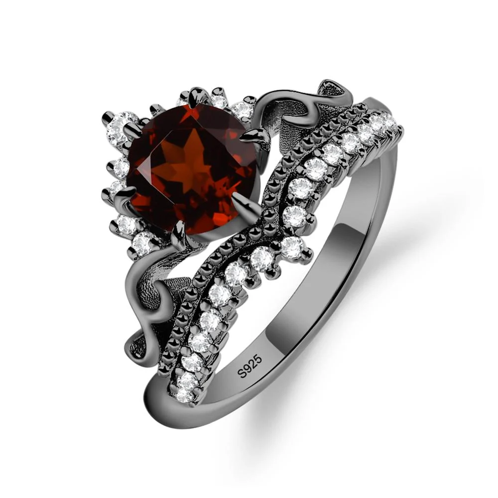 Vintage Garnet Cocktail Ring - Image 2