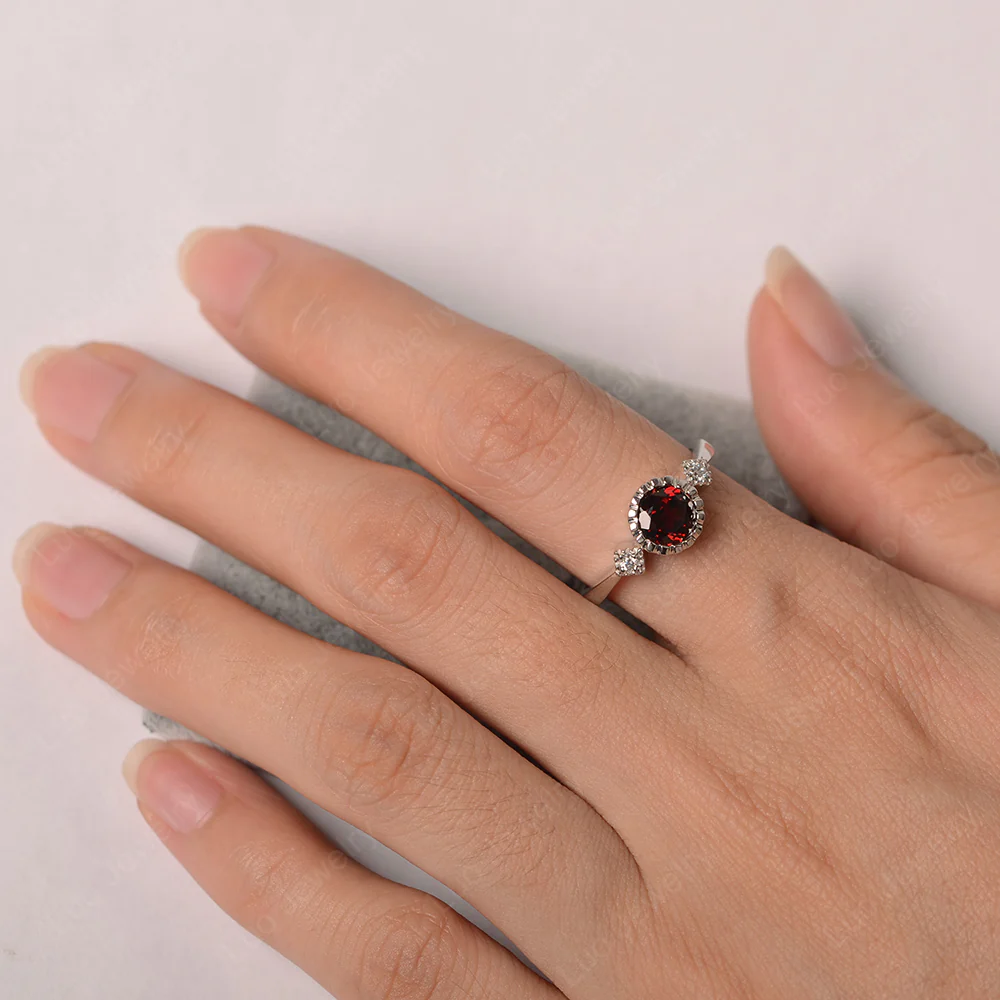 Vintage Garnet Ring Bezel Set Art Deco - Image 4