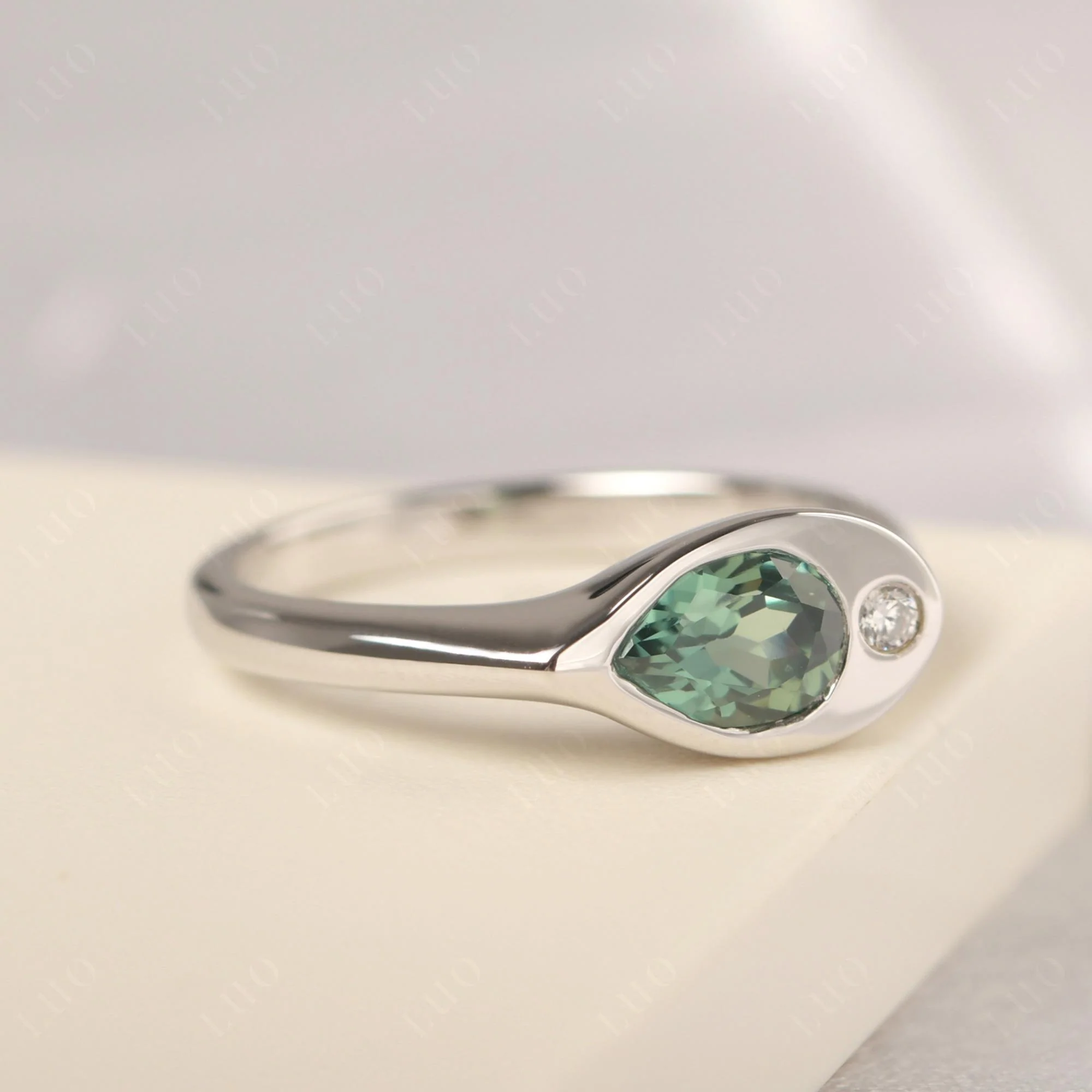 Green Sapphire Pinky Ring for Women - Image 12