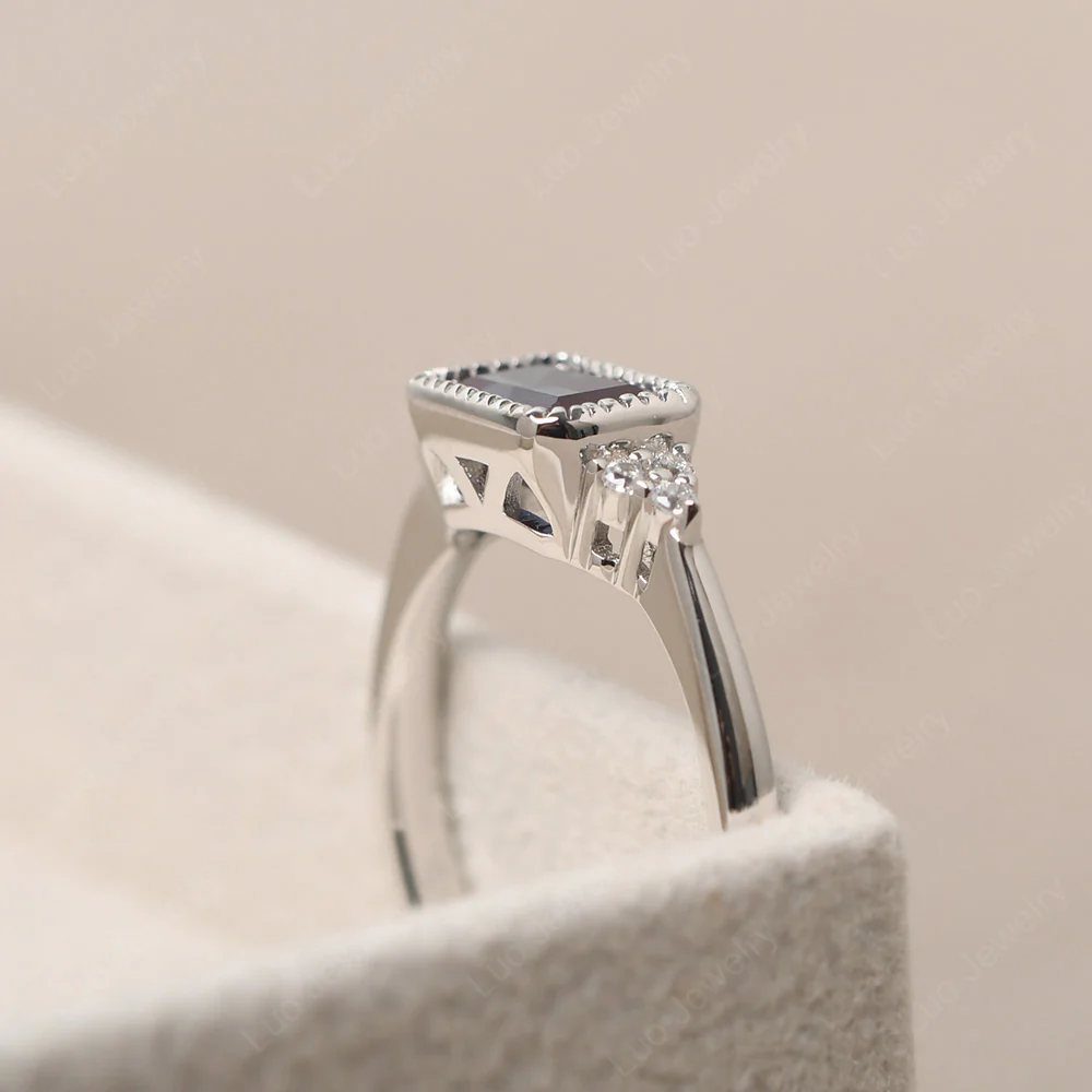 Classic Horizontal Bezel Set Alexandrite Ring - Image 4