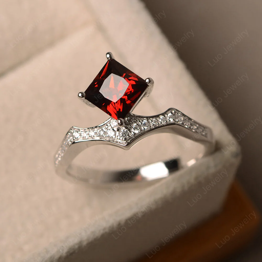 Vintage Kite Set Princess Cut Garnet Ring