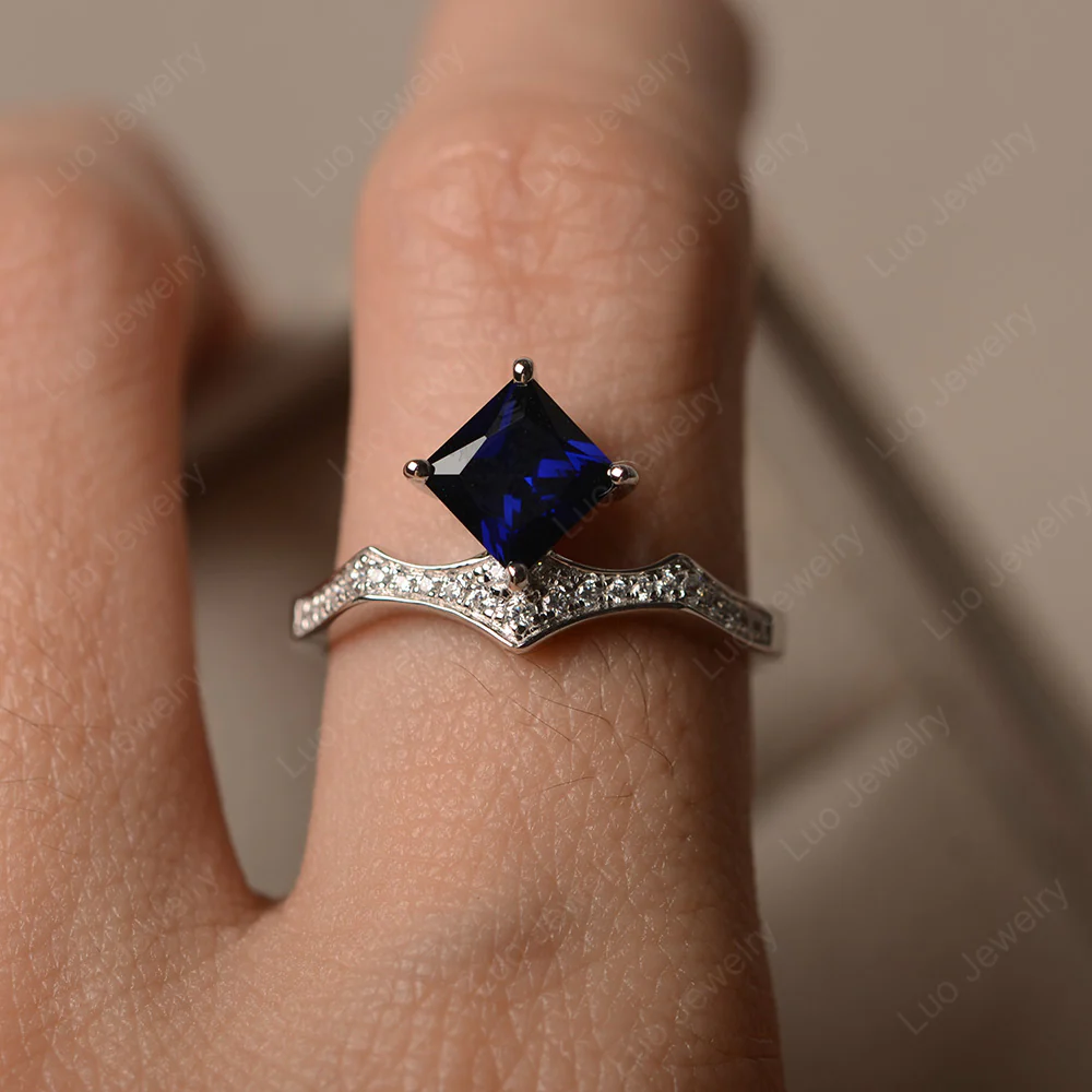 Vintage Kite Set Princess Cut Sapphire Ring - Image 4
