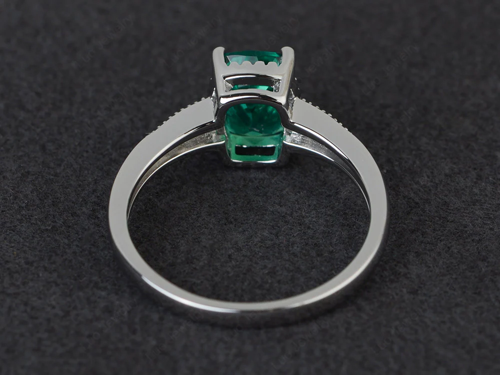 Vintage Style Emerald Cushion Cut Ring - Image 3