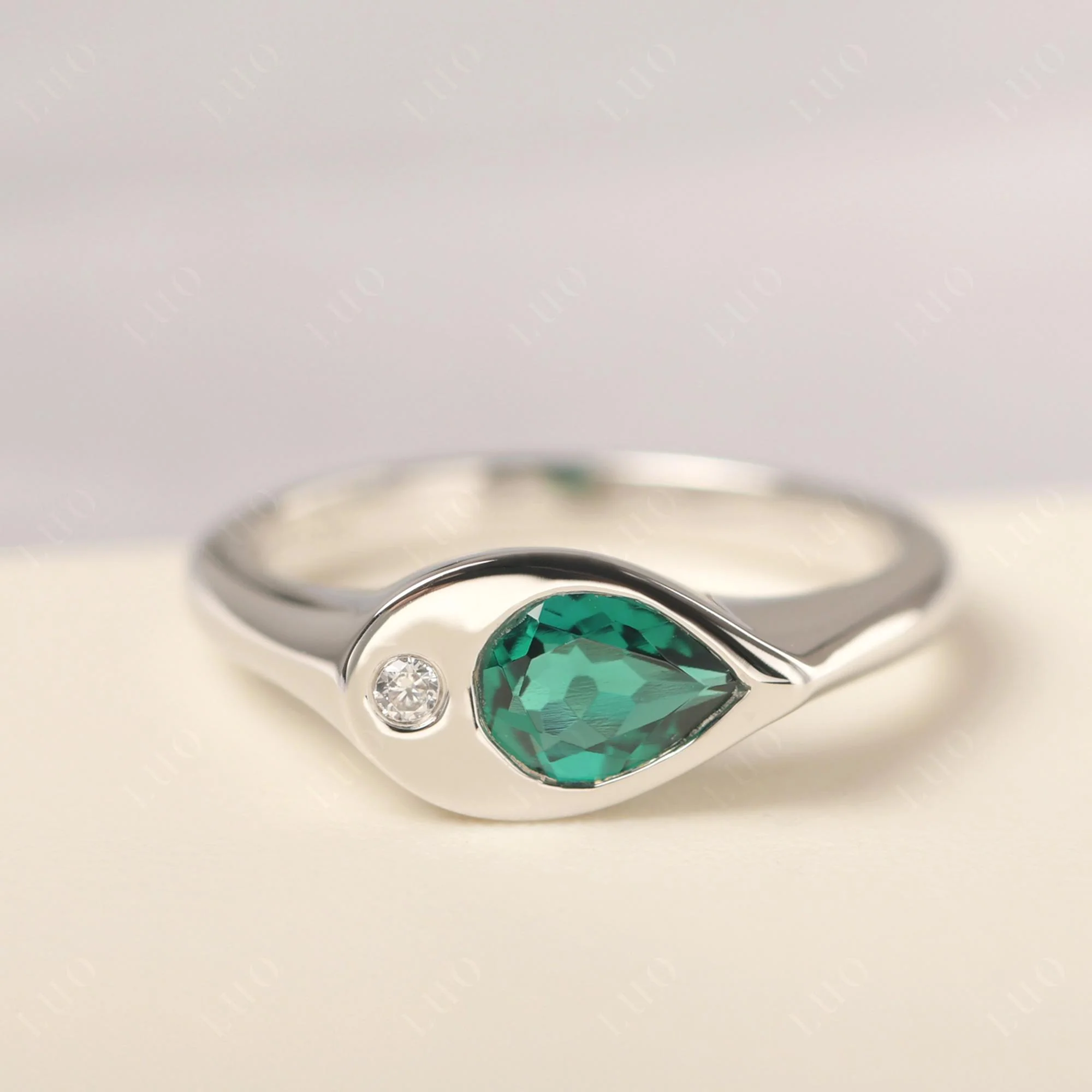 Emerald Pinky Ring for Women - Image 10