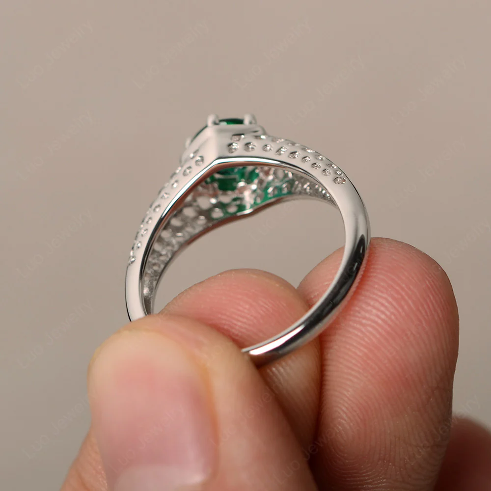 Emerald Hollow Out Ring - Image 2
