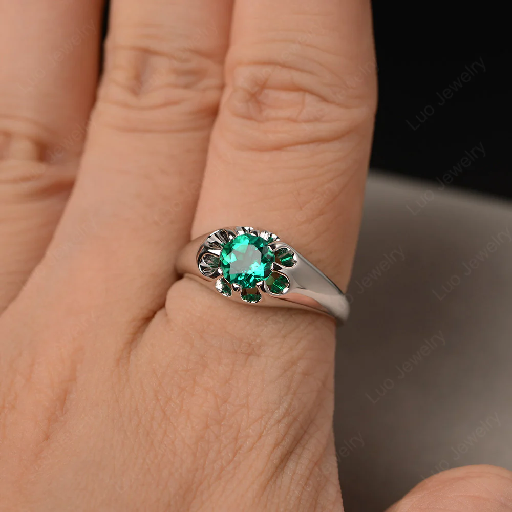Emerald Statement Ring - Image 5