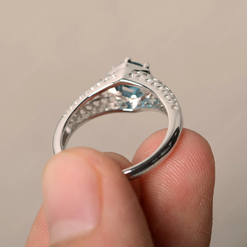 London Blue Topaz Openwork Ring - Image 2