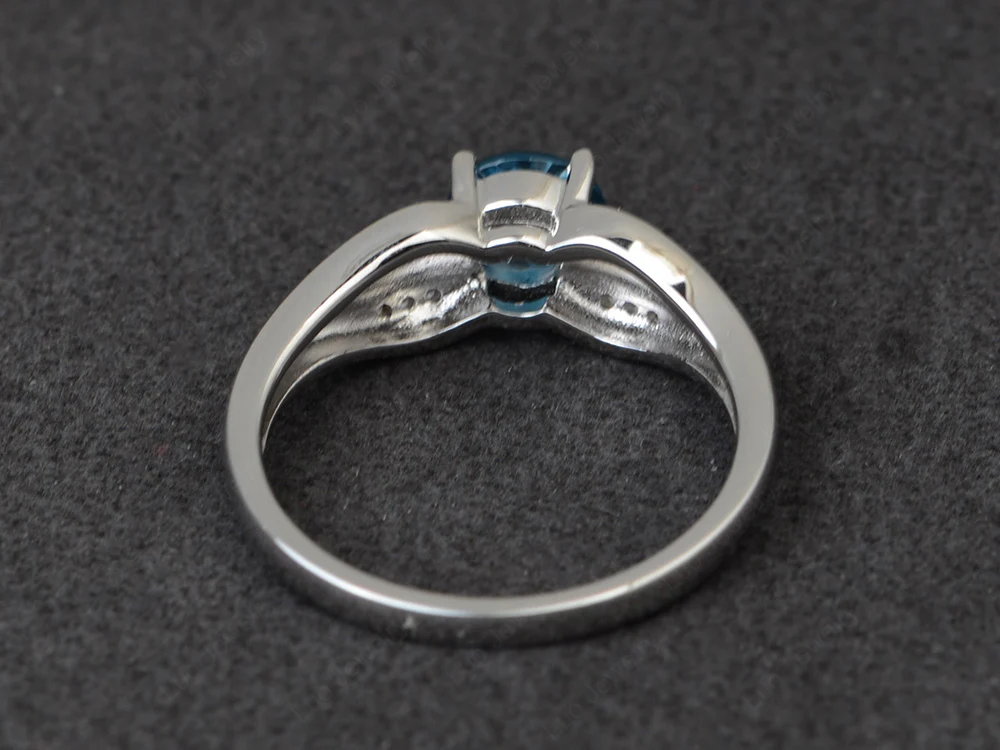 London Blue Topaz Cobra Ring - Image 3