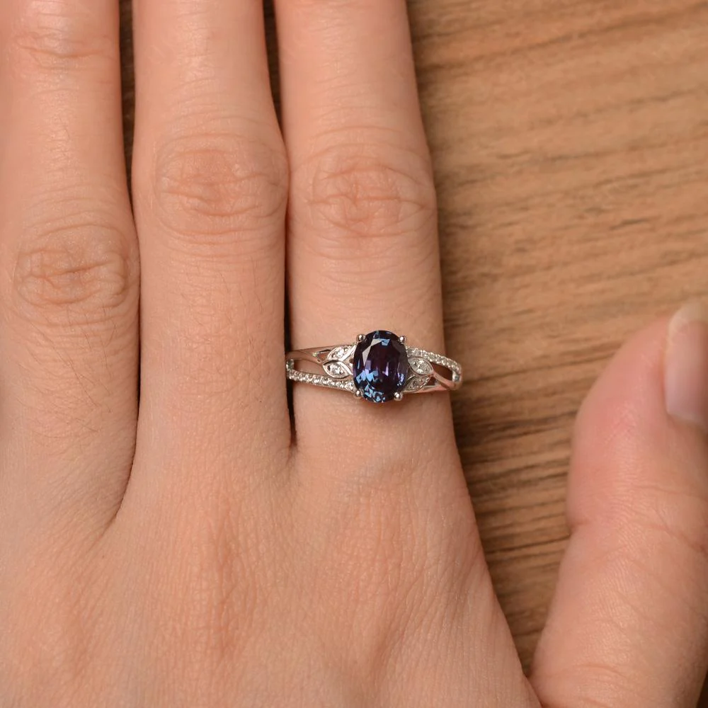 Oval Cut Alexandrite Ring - Image 32