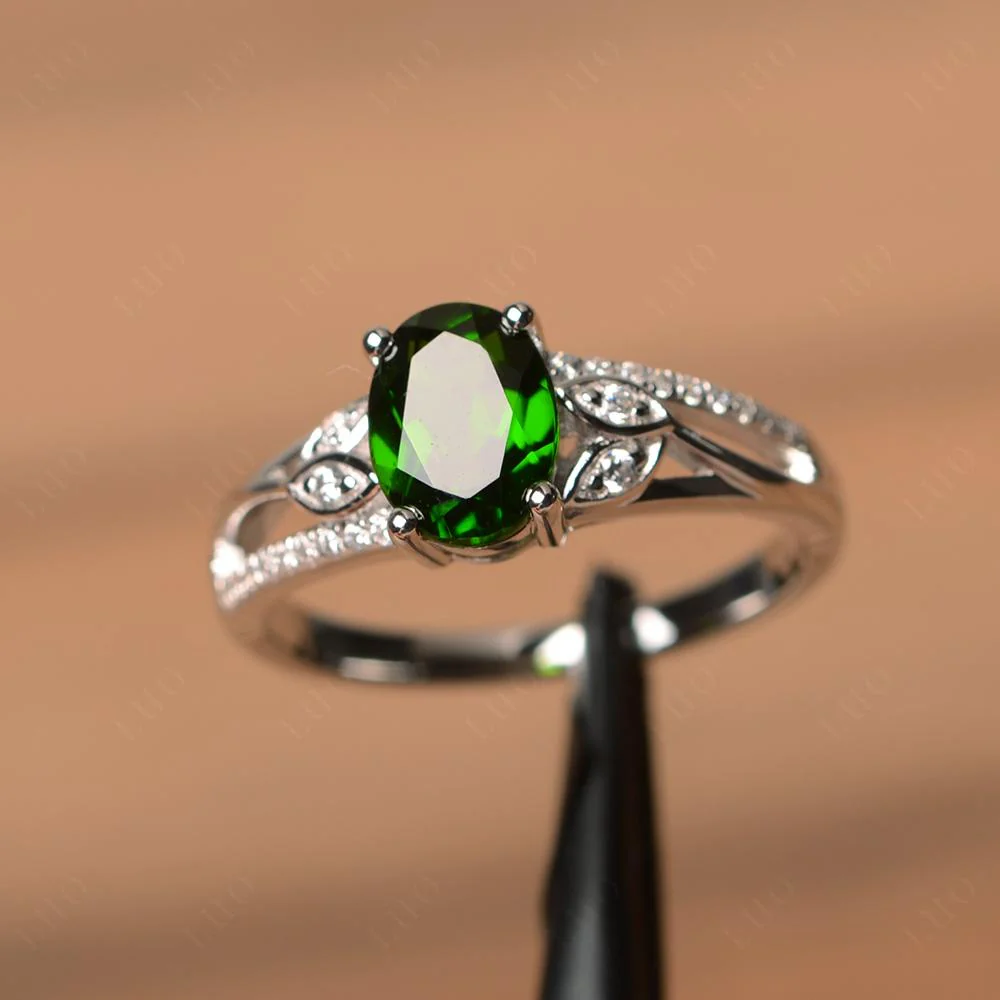Oval Cut Diopside Ring - Image 29