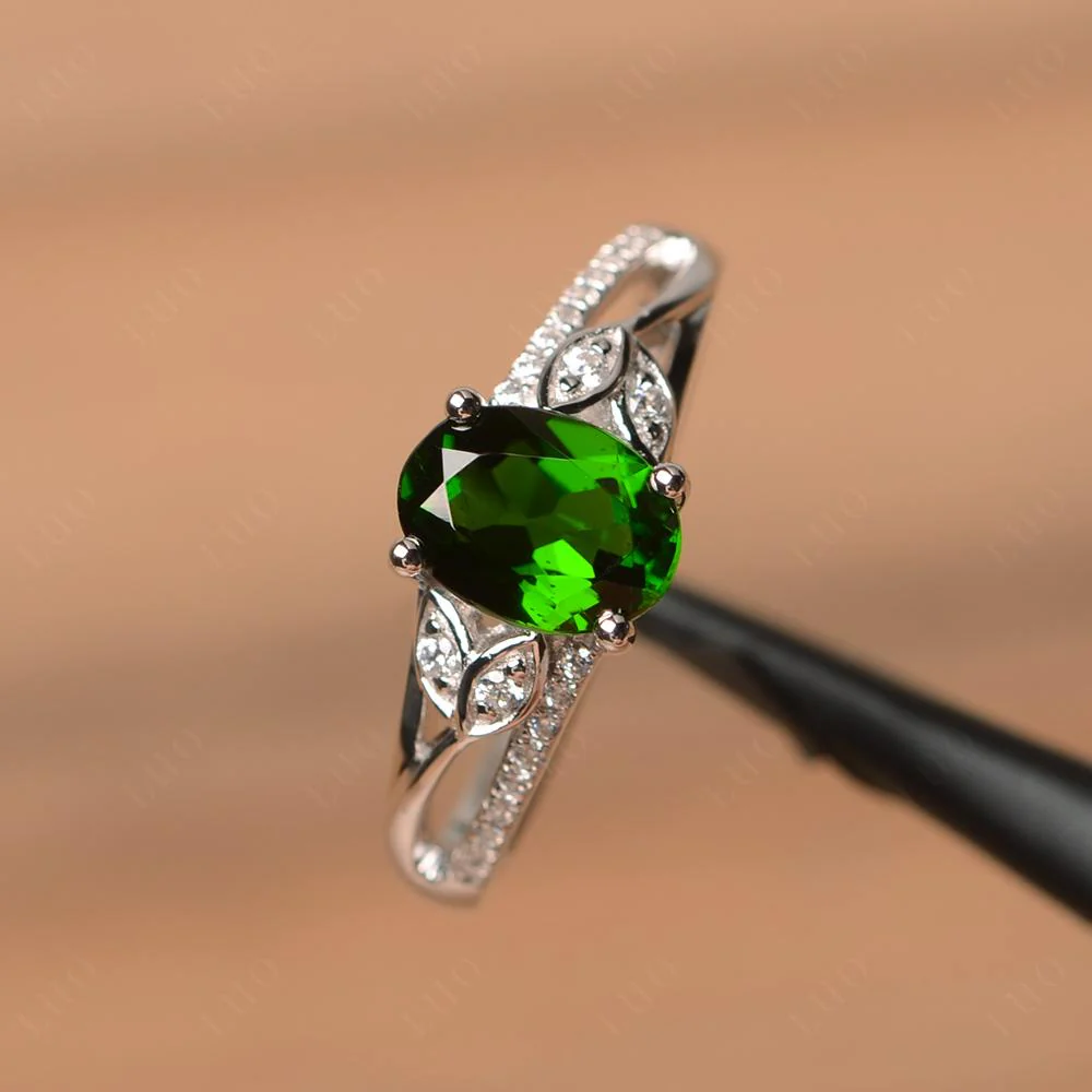 Oval Cut Diopside Ring - Image 30
