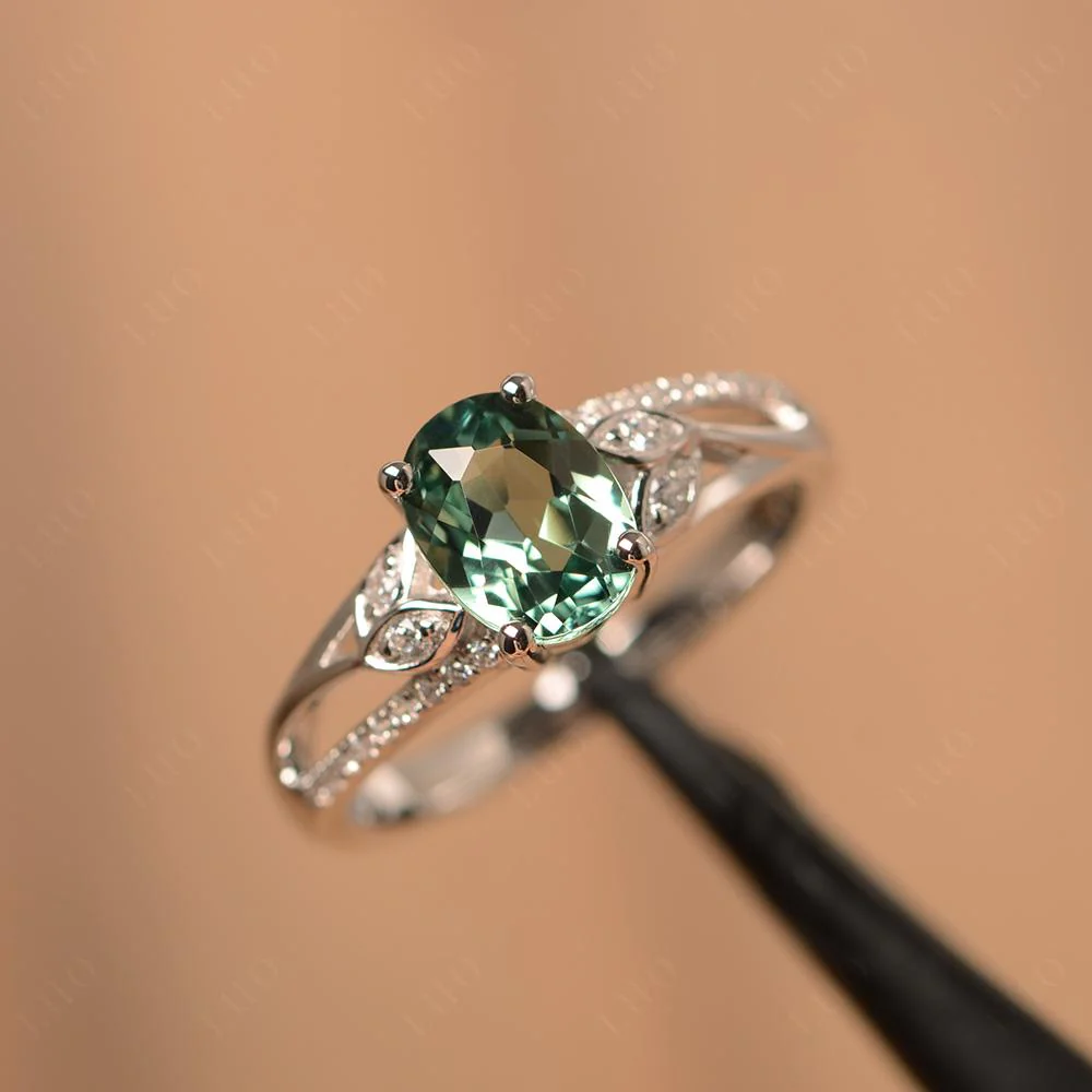 Oval Cut Green Sapphire Ring - Image 30
