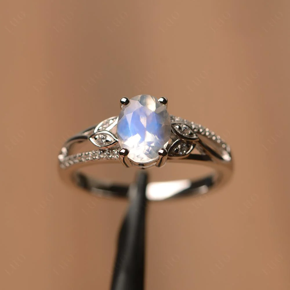 Oval Cut Moonstone Ring - Image 29