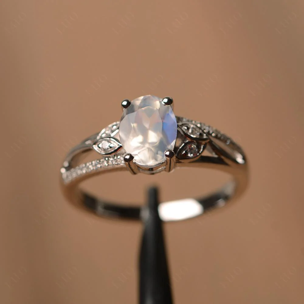 Oval Cut Moonstone Ring - Image 32