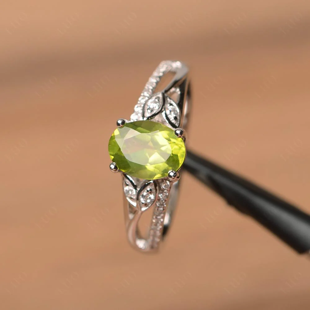 Oval Cut Peridot Ring - Image 30