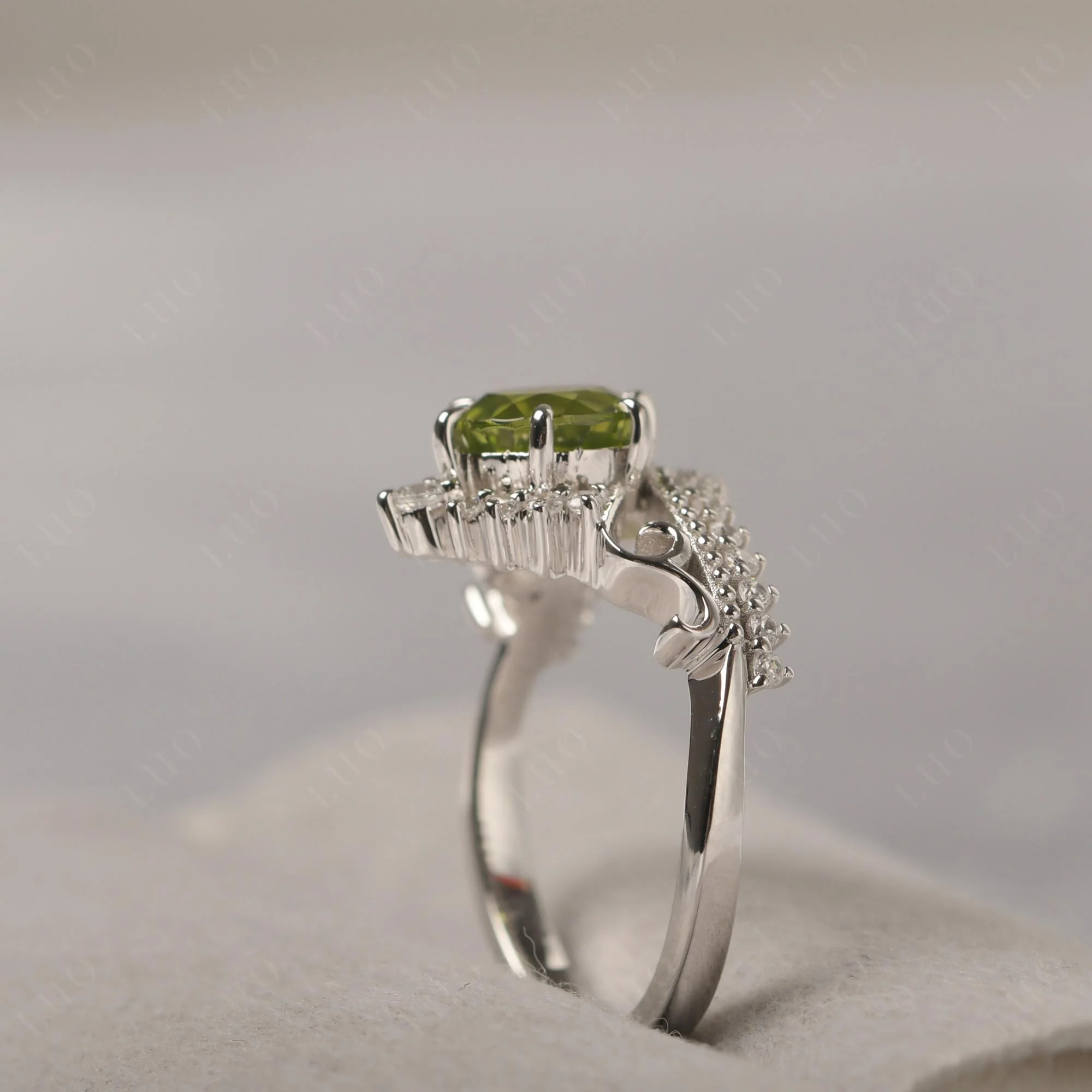Vintage Peridot Cocktail Ring - Image 14
