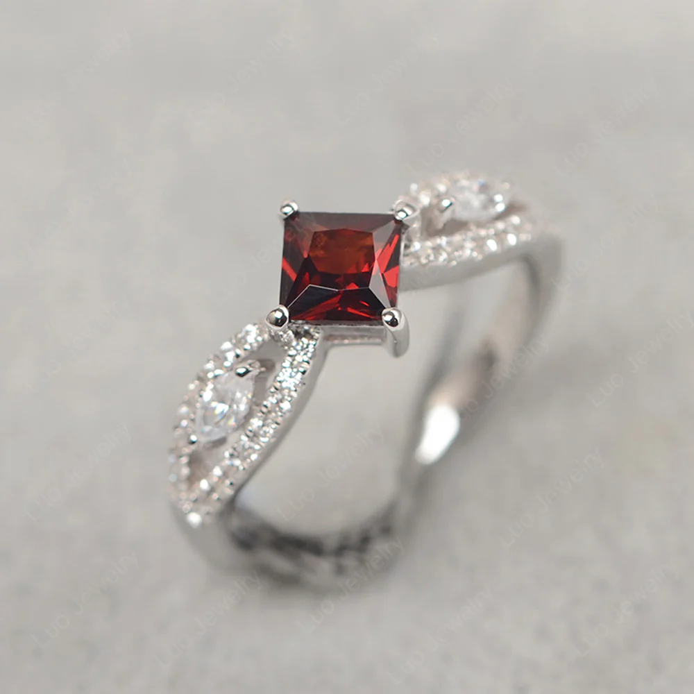 Vintage Princess Cut Garnet Ring - Image 3