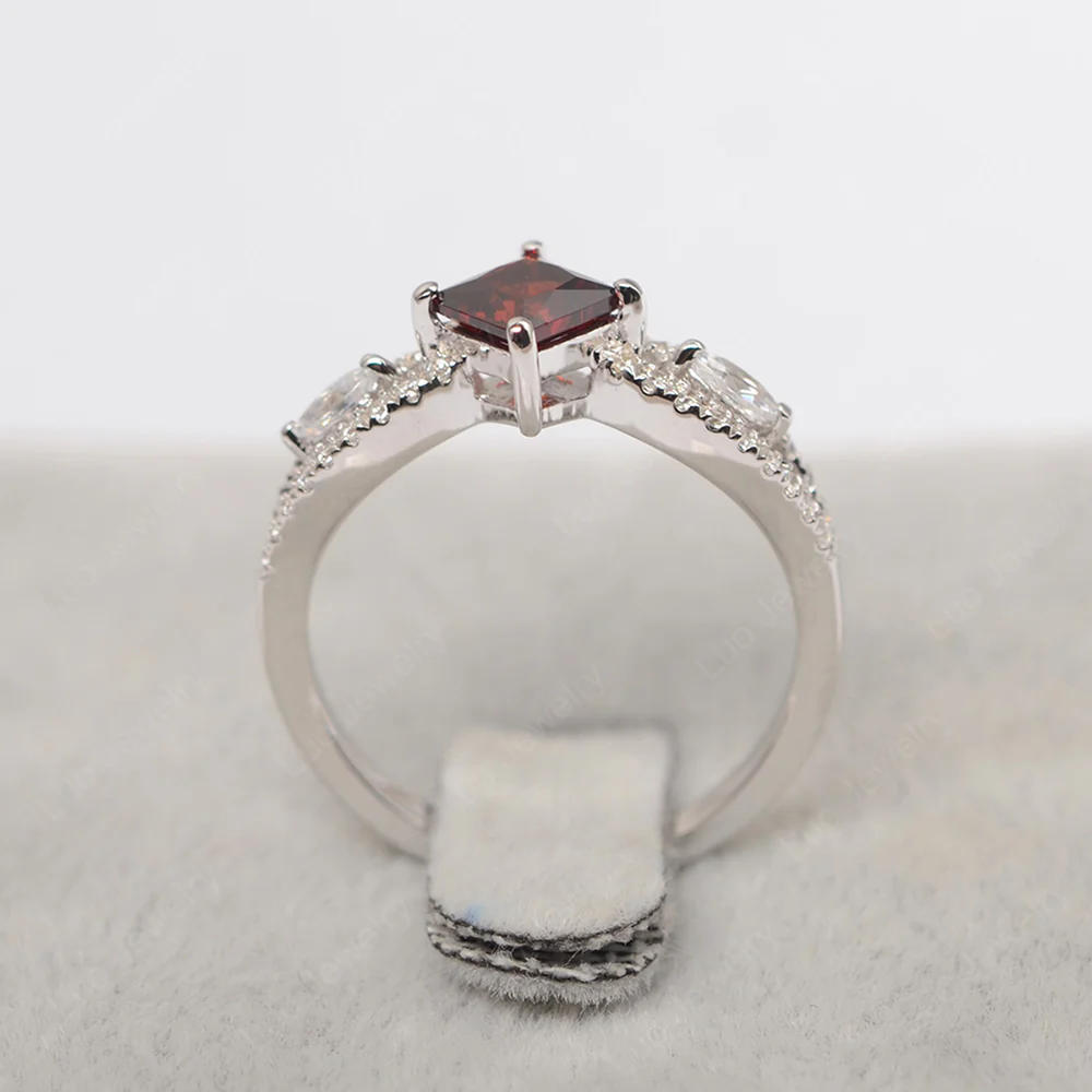 Vintage Princess Cut Garnet Ring - Image 4
