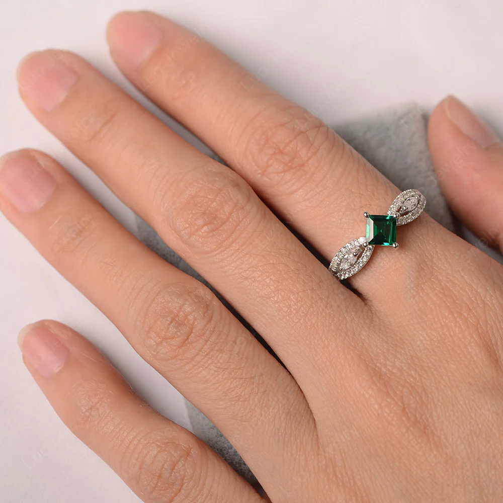 Vintage Square Cut Emerald Ring - Image 3