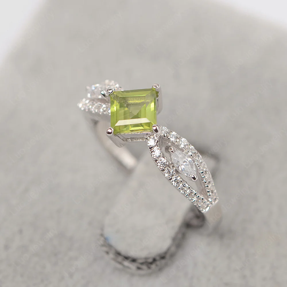 Vintage Square Cut Peridot Ring - Image 2