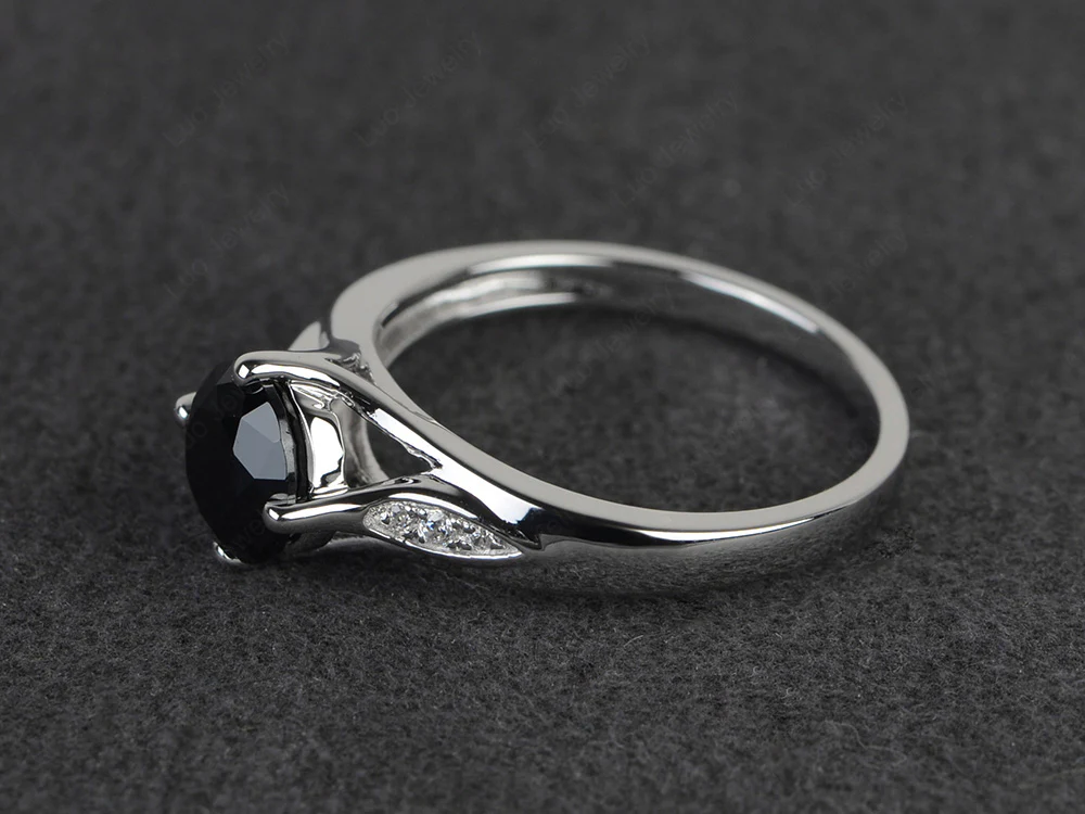 Vintage Round Cut Black Spinel Ring
