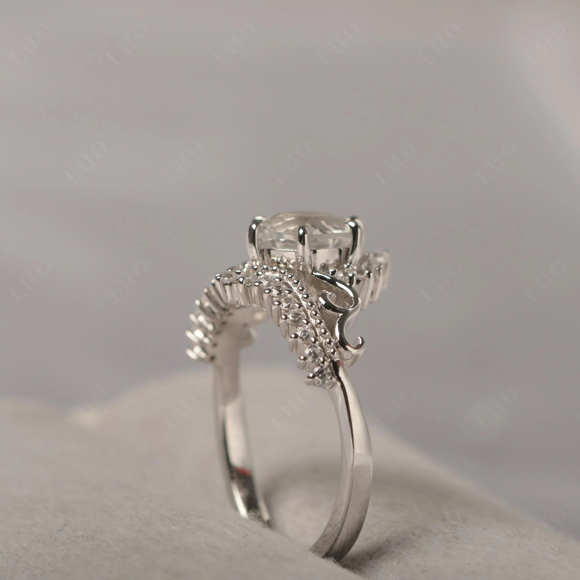 Vintage White Topaz Cocktail Ring - Image 13